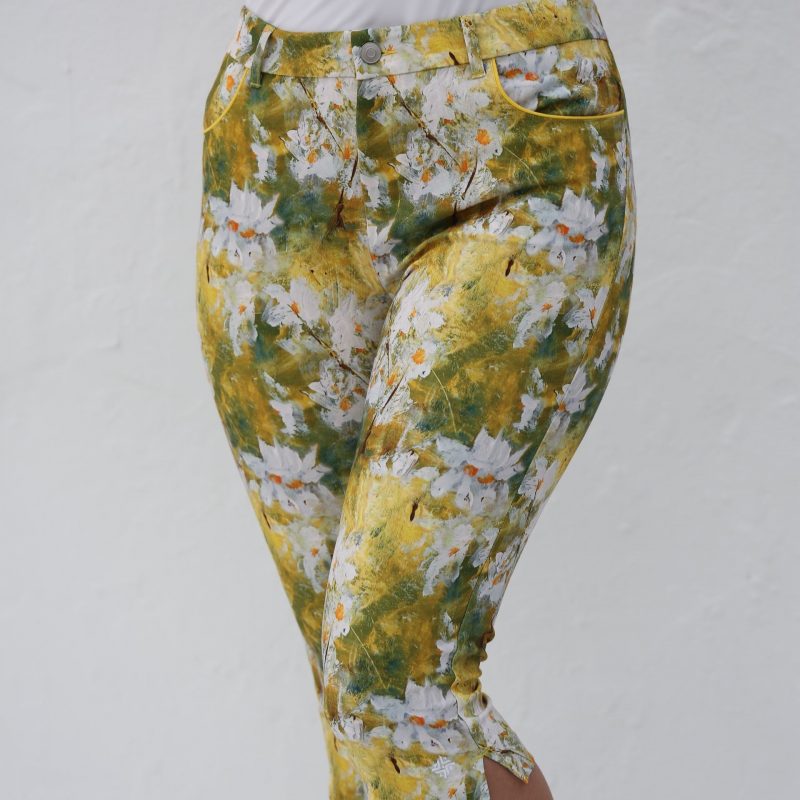 Famara Golf Capri Pedal Pusher Trousers - Daisies